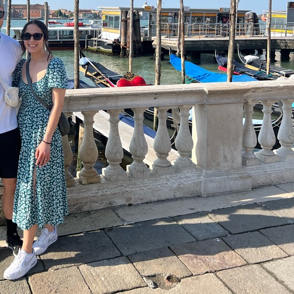 Abercrombie & Fitch Women’s Green Floral Print Short-Sleeve Smocked Midi Dress - Picture 10 of 10